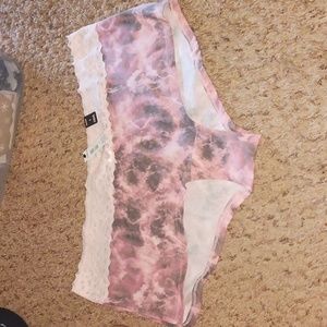 NWT Torrid Size 3 Pink Tiedye Boyshort Panties